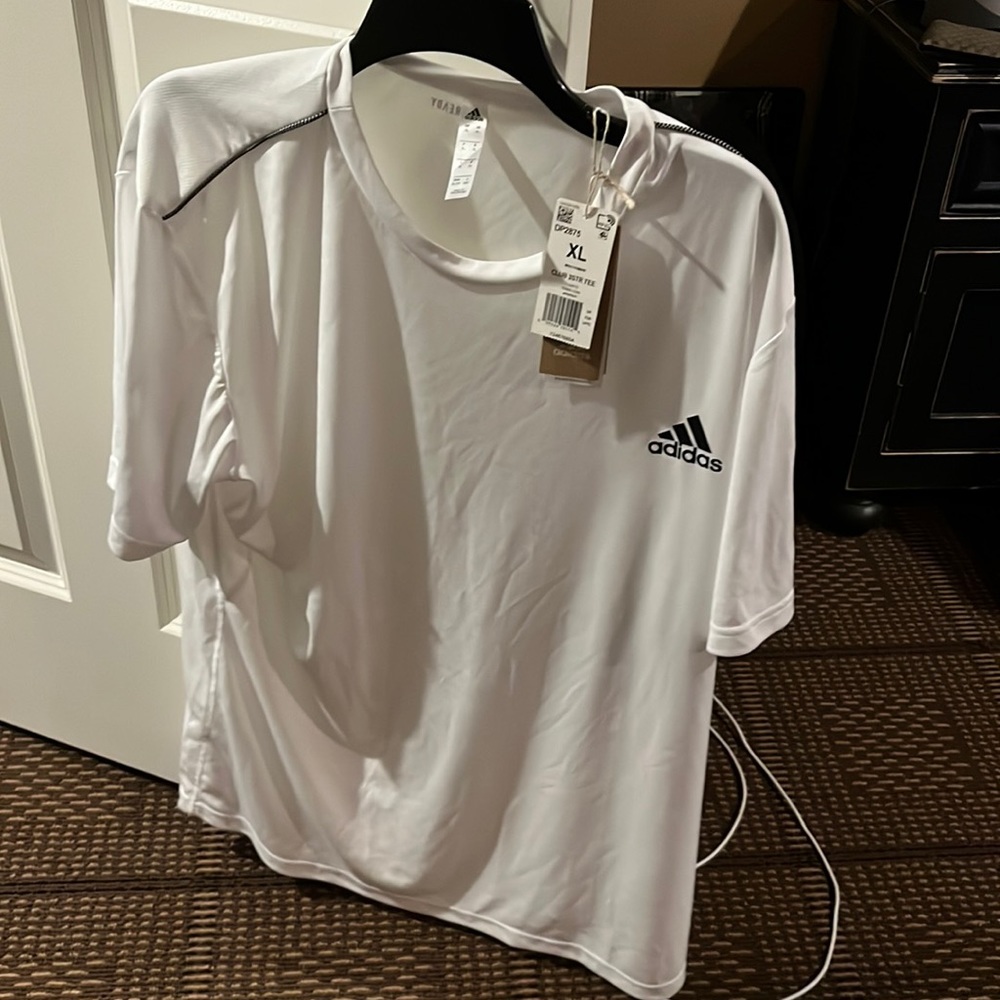 Men’s adidas white athletic aeroready tee extra large